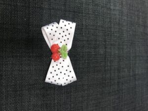 Hvid sløjfe - kirsebær