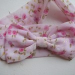 Hårbånd med lyserød sløjfe